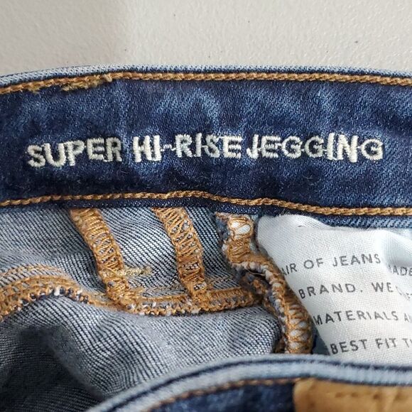 AMERICAN Eagle dark wash next level stretch size 2 super high rise jeggings - Picture 7 of 8
